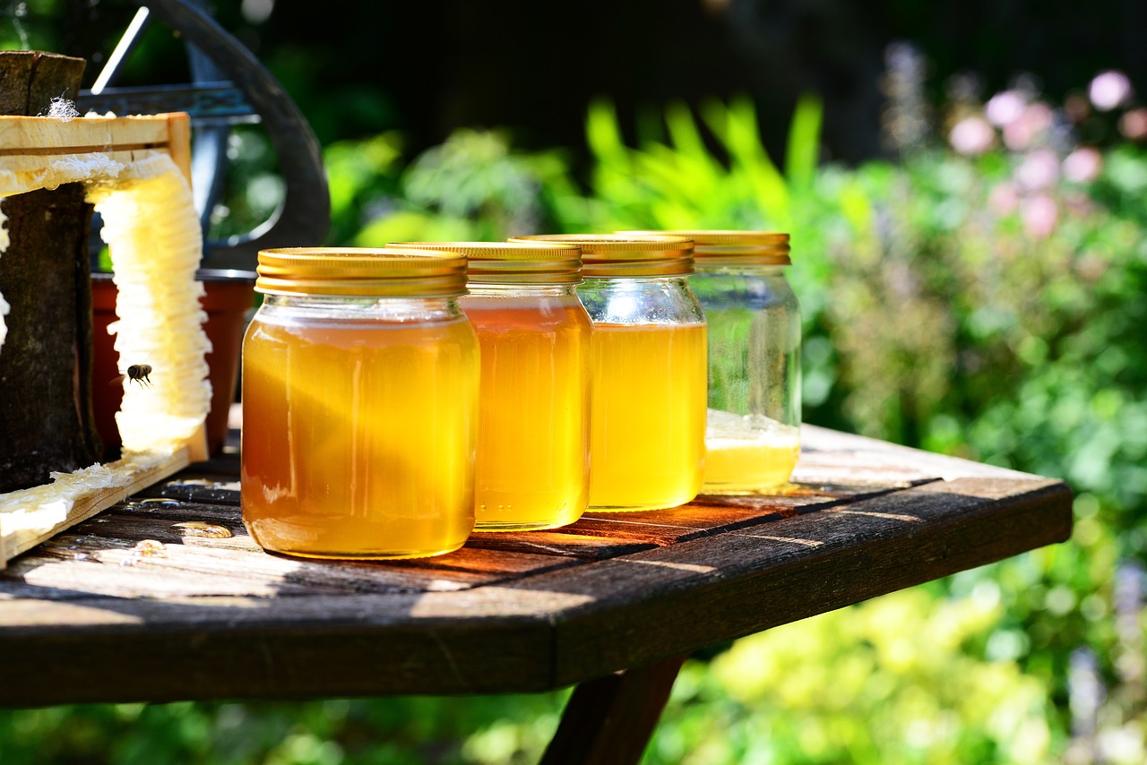 Bere acqua e miele al mattino: i benefici per la salute